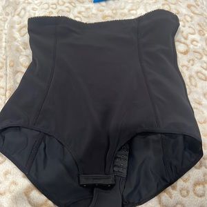 Belly bandit postpartum sculpting girdle